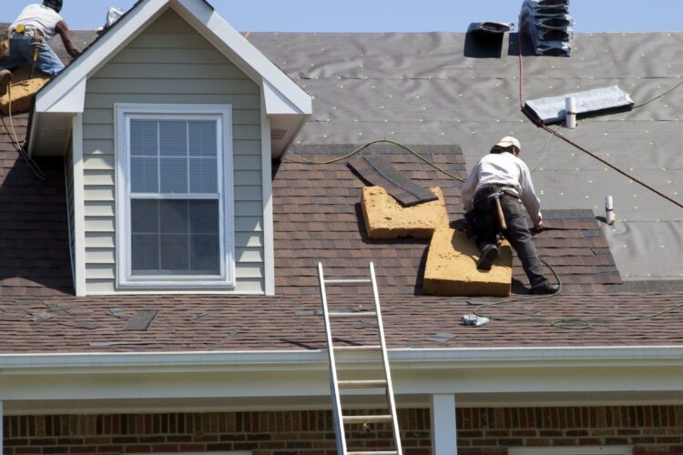 How to Choose the Right Roofing Company in Aurora, Colorado — A Denver Roofers LLC Guide